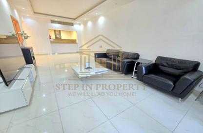 Apartment - 2 Bedrooms - 3 Bathrooms for rent in Viva East - Viva Bahriyah - The Pearl Island - Doha