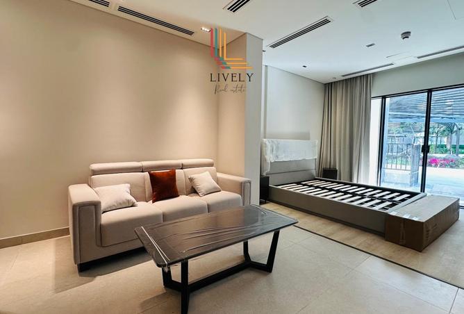 1002353 - Property Image 2