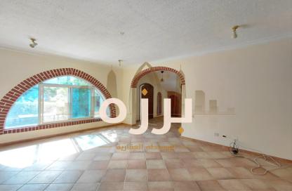 Villa - 3 Bedrooms - 2 Bathrooms for rent in Ras Abu Aboud - Doha