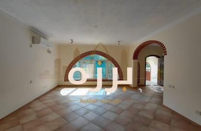 Villa - 3 Bedrooms - 2 Bathrooms for rent in Ras Abu Aboud - Doha
