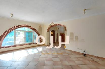 Villa - 3 Bedrooms - 2 Bathrooms for rent in Ras Abu Aboud - Doha Villa - 3 Bedrooms - 2 Bathrooms for rent in Ras Abu Aboud - Doha