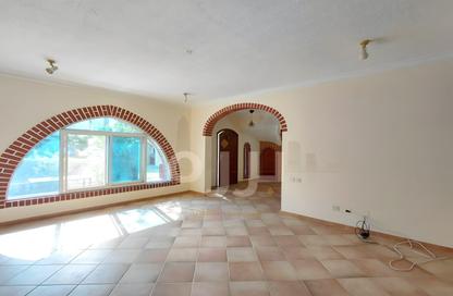 Villa - 3 Bedrooms - 2 Bathrooms for rent in Ras Abu Aboud - Doha Villa - 3 Bedrooms - 2 Bathrooms for rent in Ras Abu Aboud - Doha