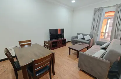 شقة - 2 غرف نوم - 2 حمامات للايجار في شارع انس - فريج بن محمود الشمالي - فريج بن محمود - الدوحة