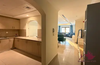 Apartment - 1 Bedroom - 2 Bathrooms for rent in West Porto Drive - Porto Arabia - The Pearl Island - Doha