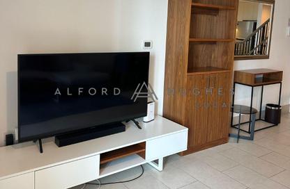 Duplex - 1 Bedroom - 2 Bathrooms for rent in Viva Central - Viva Bahriyah - The Pearl Island - Doha