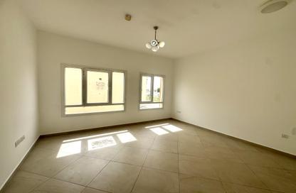 Apartment - 2 Bedrooms - 2 Bathrooms for rent in Al Kheesa - Al Kheesa - Umm Salal Mohammed