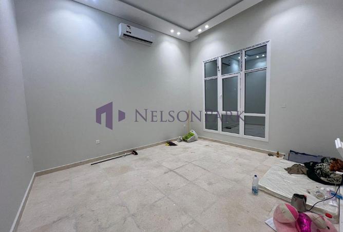 54101583 - Property Image 2