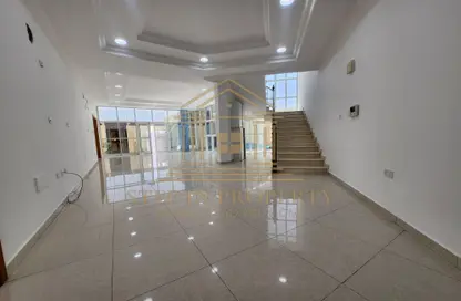 فيلا - 7 غرف نوم - 8 حمامات للايجار في السيلية - السيلية - الدوحة