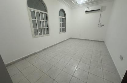 Apartment - 2 Bedrooms - 1 Bathroom for rent in Al Nuaija Street - Al Nuaija - Doha