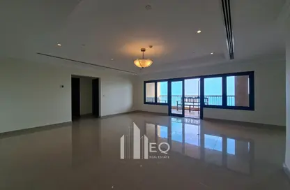 شقة - 2 غرف نوم - 3 حمامات للايجار في طريق بورتو الشرقي - بورتو أرابيا - جزيرة اللؤلؤة - الدوحة