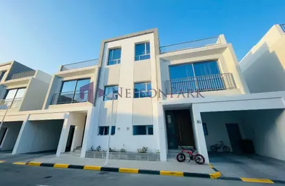 Compound - 3 Bedrooms - 4 Bathrooms for rent in Al Dana st - Muraikh - AlMuraikh - Doha