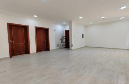 Apartment - 2 Bedrooms - 2 Bathrooms for rent in Thabit Bin Zaid Street - Al Mansoura - Doha