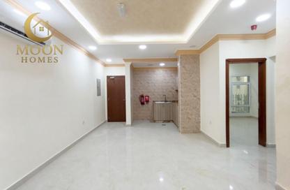 Apartment - 2 Bedrooms - 2 Bathrooms for rent in Umm Ghuwailina 4 - Umm Ghuwailina - Doha