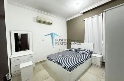 Apartment - Studio - 1 Bathroom for rent in OqbaBin Nafie Steet - Old Airport Road - Doha