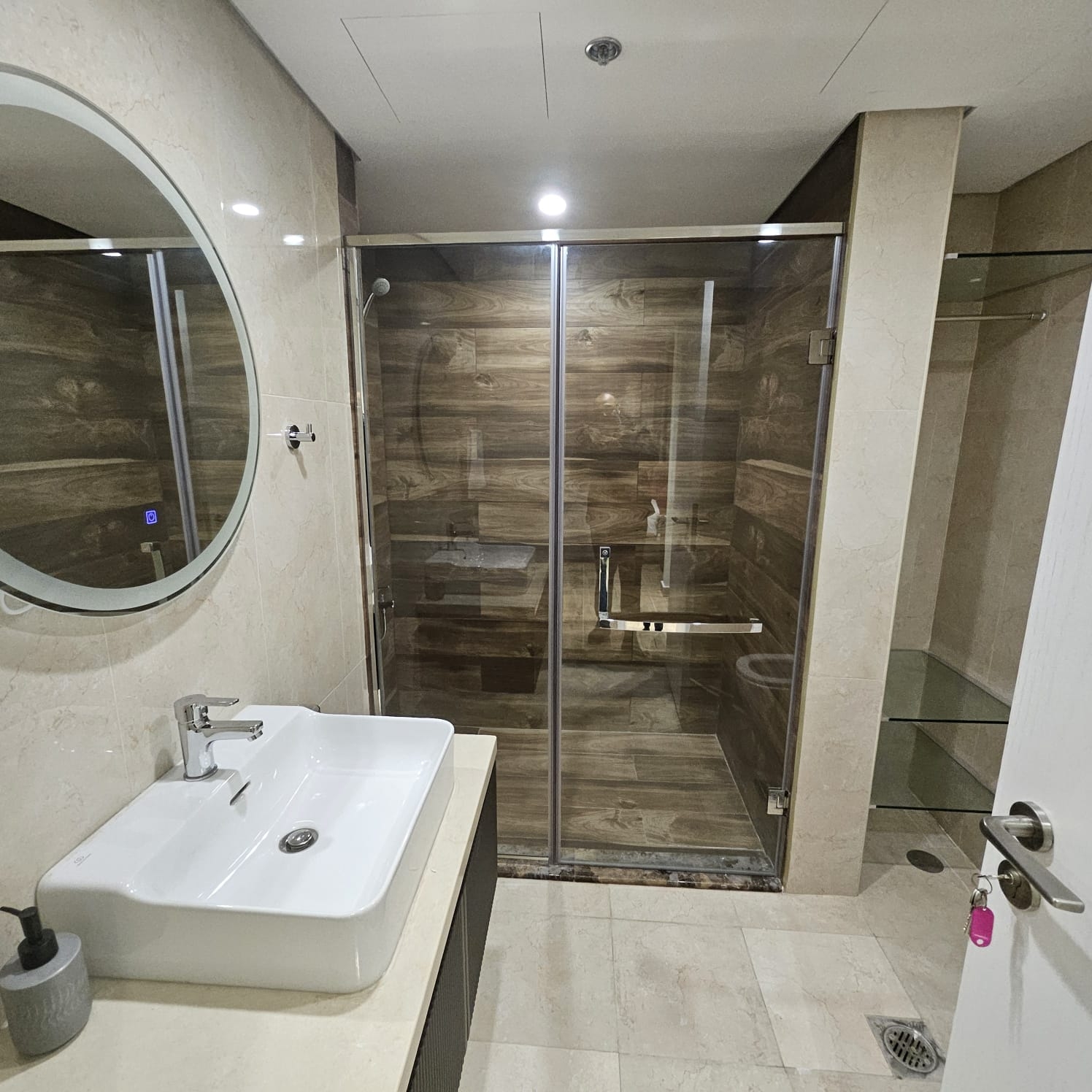 BRAND NEW 1BEDROOM FULLY FURNISHED BALCONY thumbnail 9