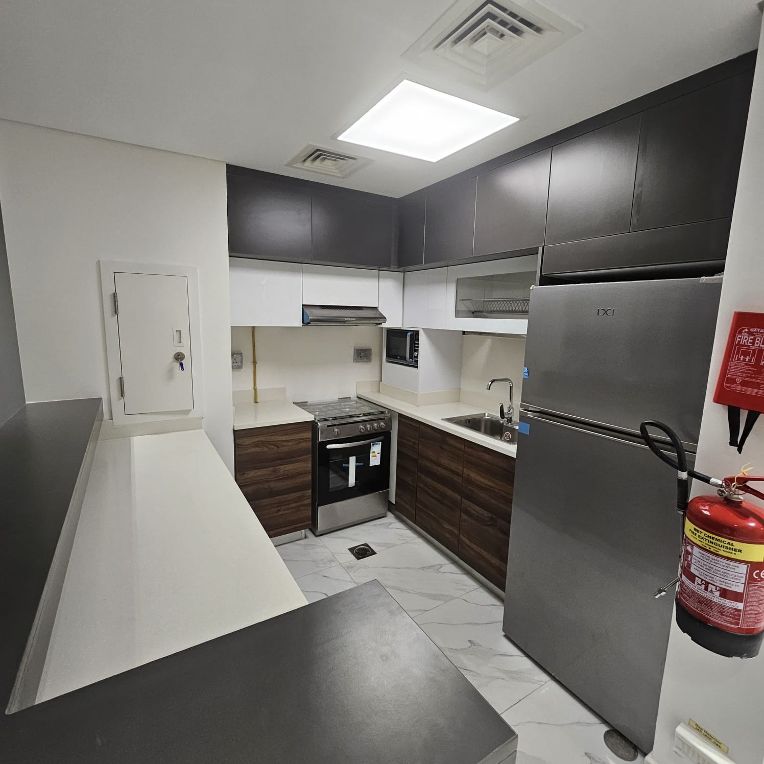 BRAND NEW 1BEDROOM FULLY FURNISHED BALCONY thumbnail 2