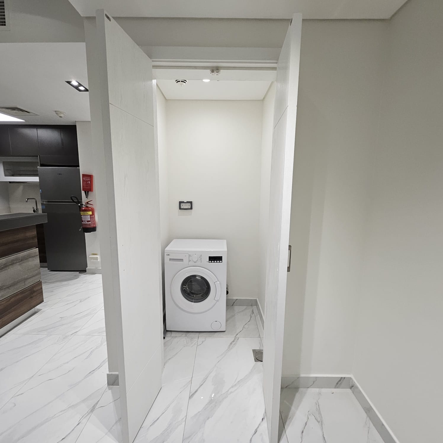 BRAND NEW 1BEDROOM FULLY FURNISHED BALCONY thumbnail 10