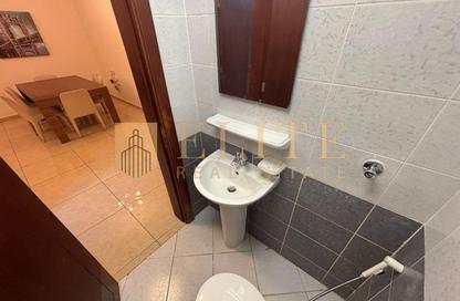 Apartment - 3 Bedrooms - 3 Bathrooms for rent in Al Thani Commercial building - Musheireb - Musheireb - Doha