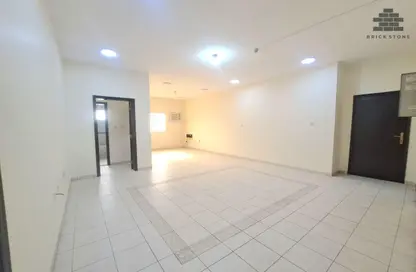 شقة - 3 غرف نوم - 3 حمامات للايجار في شارع انس - فريج بن محمود الشمالي - فريج بن محمود - الدوحة