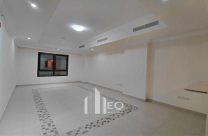 Apartment - 1 Bedroom - 2 Bathrooms for rent in East Porto Drive - Porto Arabia - The Pearl Island - Doha