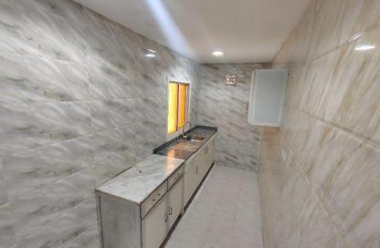 Apartment - 2 Bedrooms - 2 Bathrooms for rent in New Salata - Salata - Doha