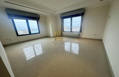 Apartment - 2 Bedrooms - 3 Bathrooms for rent in West Porto Drive - Porto Arabia - The Pearl Island - Doha