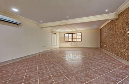 Villa - 3 Bedrooms - 3 Bathrooms for rent in Al Maamoura - Al Maamoura - Doha