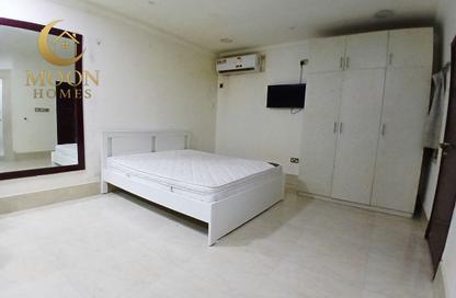Apartment - Studio - 1 Bathroom for rent in Umm Ghuwailina 4 - Umm Ghuwailina - Doha