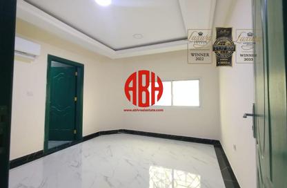 Apartment - 2 Bedrooms - 3 Bathrooms for rent in Al Mansoura - Al Mansoura - Doha