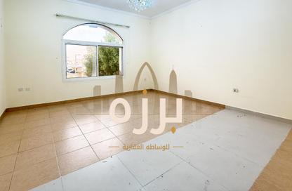 شقة - 4 غرف نوم - 3 حمامات للايجار في المريخ - الدوحة شقة - 4 غرف نوم - 3 حمامات للايجار في المريخ - الدوحة