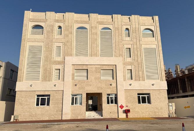 2OncvU6Q73Q - Property Main Image