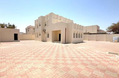 Villa - 4 Bedrooms - 4 Bathrooms for rent in Al Aziziyah - Al Aziziyah - Doha