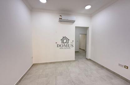 Apartment - 2 Bedrooms - 2 Bathrooms for rent in Thabit Bin Zaid Street - Al Mansoura - Doha