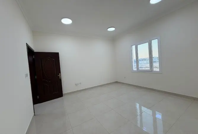 62130402 - Property Image 2