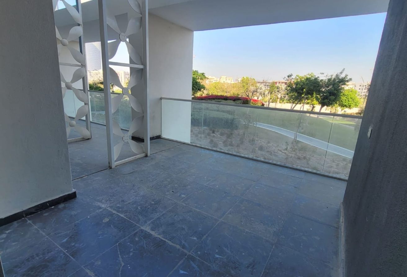 BEAUTIFUL PARK VIEW 2 BHK FF IN CRESCENT TOWER thumbnail 6