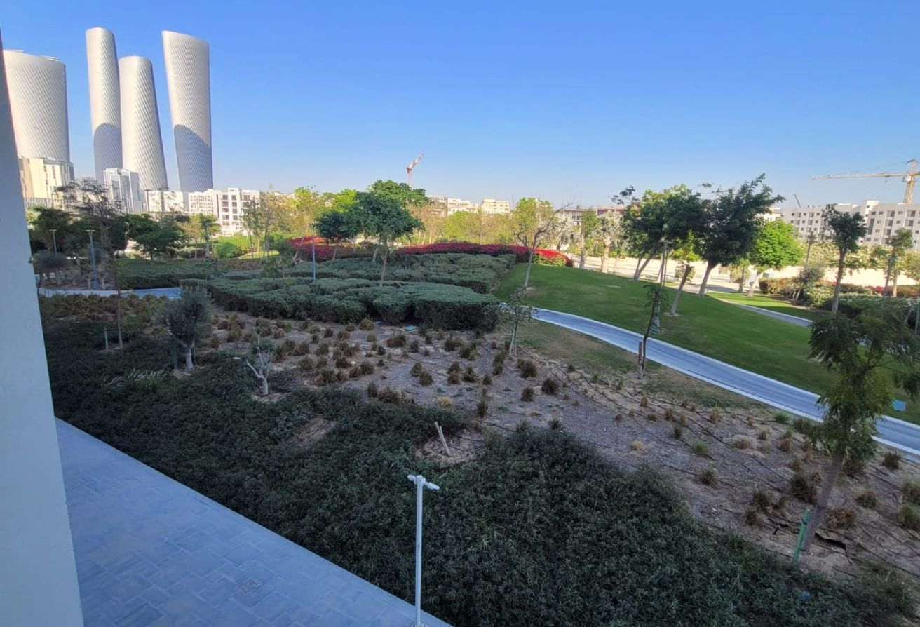 BEAUTIFUL PARK VIEW 2 BHK FF IN CRESCENT TOWER thumbnail 5