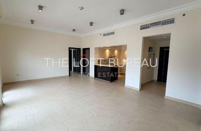 Apartment - 2 Bedrooms - 3 Bathrooms for rent in Gondola - Qanat Quartier - The Pearl Island - Doha