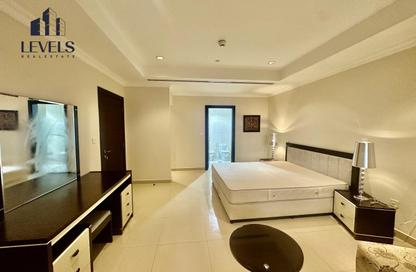 Apartment - 1 Bedroom - 2 Bathrooms for rent in West Porto Drive - Porto Arabia - The Pearl Island - Doha