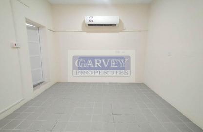 Apartment - Studio - 1 for rent in Al Dafna - Al Dafna - Doha