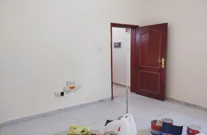 Apartment - 1 Bedroom - 1 Bathroom for rent in Bin Omran 35 - Fereej Bin Omran - Doha