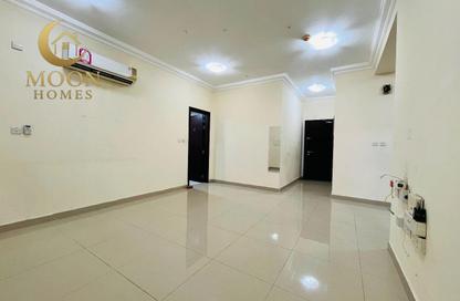 Apartment - 2 Bedrooms - 2 Bathrooms for rent in Al Mansoura - Al Mansoura - Doha