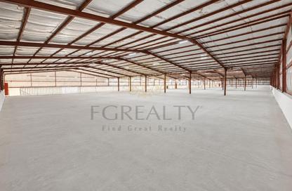 Warehouse - Studio - 4 Bathrooms for rent in Industrial Area 4 - Industrial Area - Industrial Area - Doha