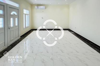 Villa - 4 Bedrooms - 5 Bathrooms for rent in Umm Qarn - Al Daayen