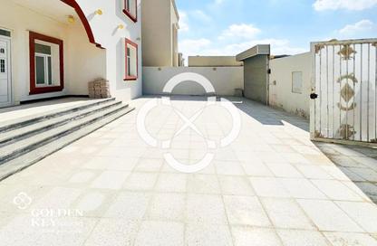 Villa - 4 Bedrooms - 5 Bathrooms for rent in Umm Qarn - Al Daayen