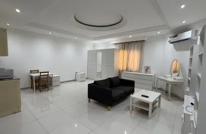 Apartment - 1 Bathroom for rent in Al Jamiaa Street - Al Markhiya - Doha