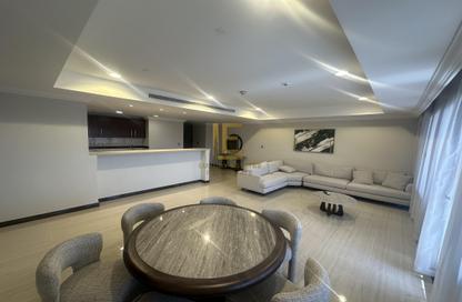 Apartment - 2 Bedrooms - 2 Bathrooms for rent in West Porto Drive - Porto Arabia - The Pearl Island - Doha