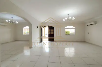Villa - 5 Bedrooms - 4 Bathrooms for rent in Bu Hamour Street - Abu Hamour - Doha