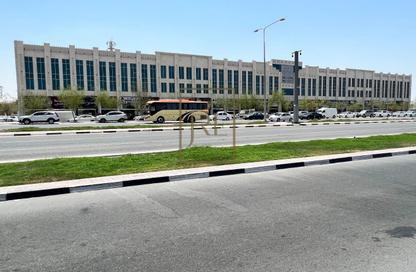 Shop - Studio - 1 Bathroom for rent in Al Maamoura - Al Maamoura - Doha