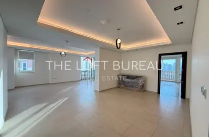Apartment - 2 Bedrooms - 3 Bathrooms for rent in Viva West - Viva Bahriyah - The Pearl Island - Doha