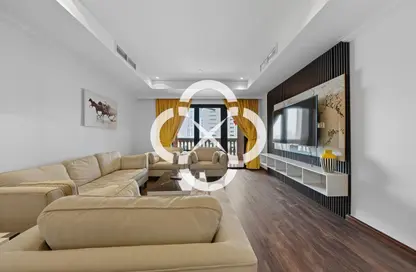 Apartment - 1 Bedroom - 2 Bathrooms for rent in Porto Arabia - The Pearl Island - Doha